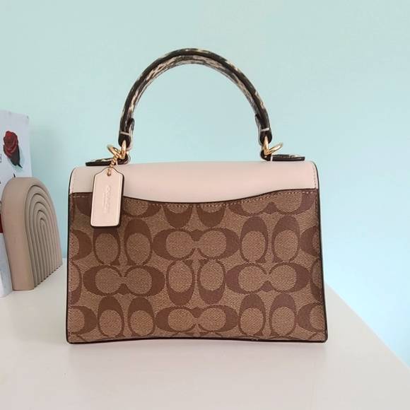 🎉HP!🎉 Coach Handbag Monogram - Picture 2 of 10